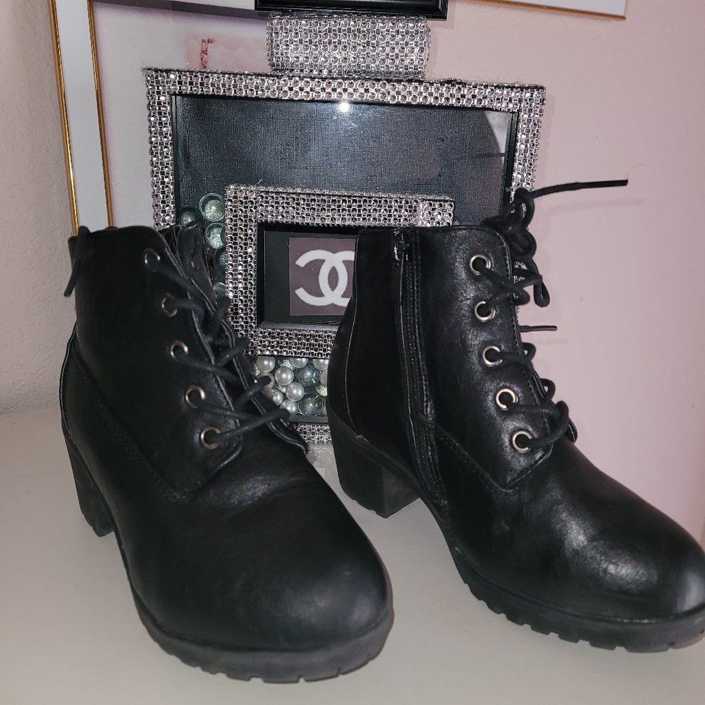 Girls Boots